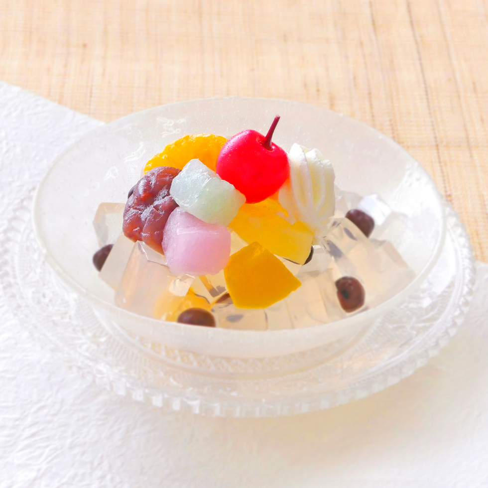 クリーム入りフルーツあんみつ